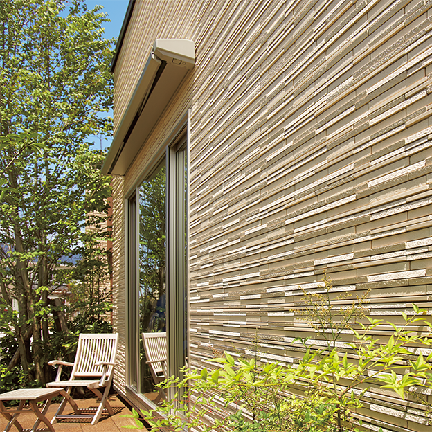 �{�H����