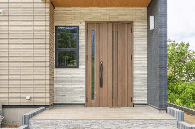 �{�H����