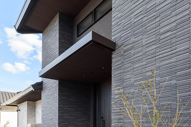 �{�H����