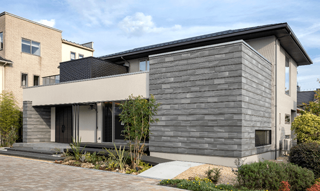 �{�H����