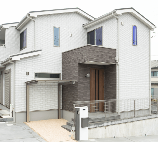 �{�H����