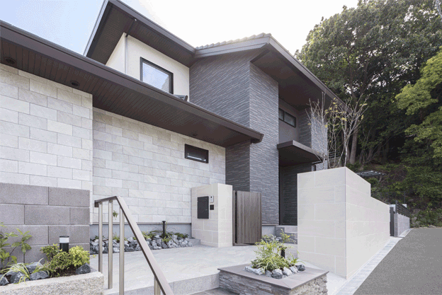 �{�H����