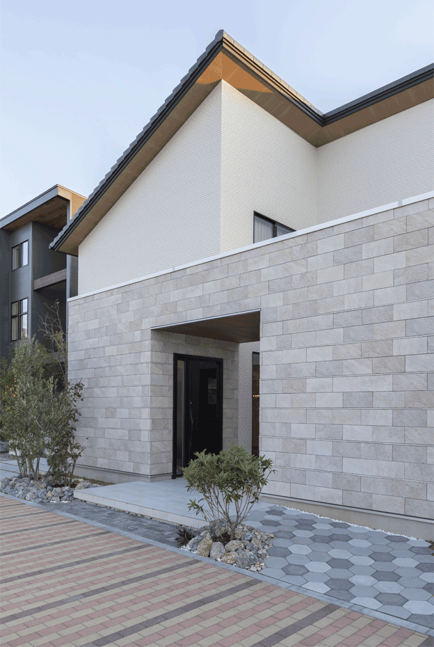 �{�H����