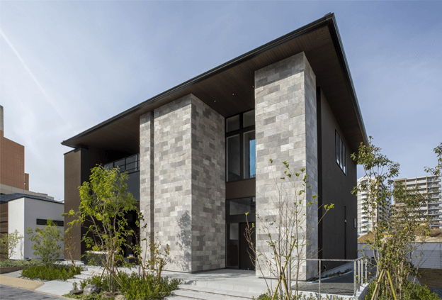 �{�H����